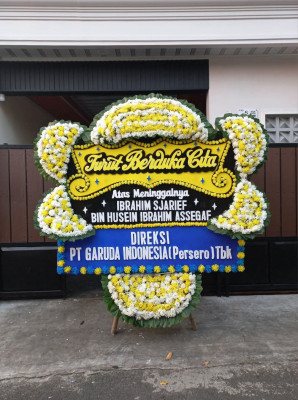 Papan Bunga Duka di Taniwel Timur
