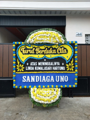 Papan Bunga Duka di Taniwel Timur